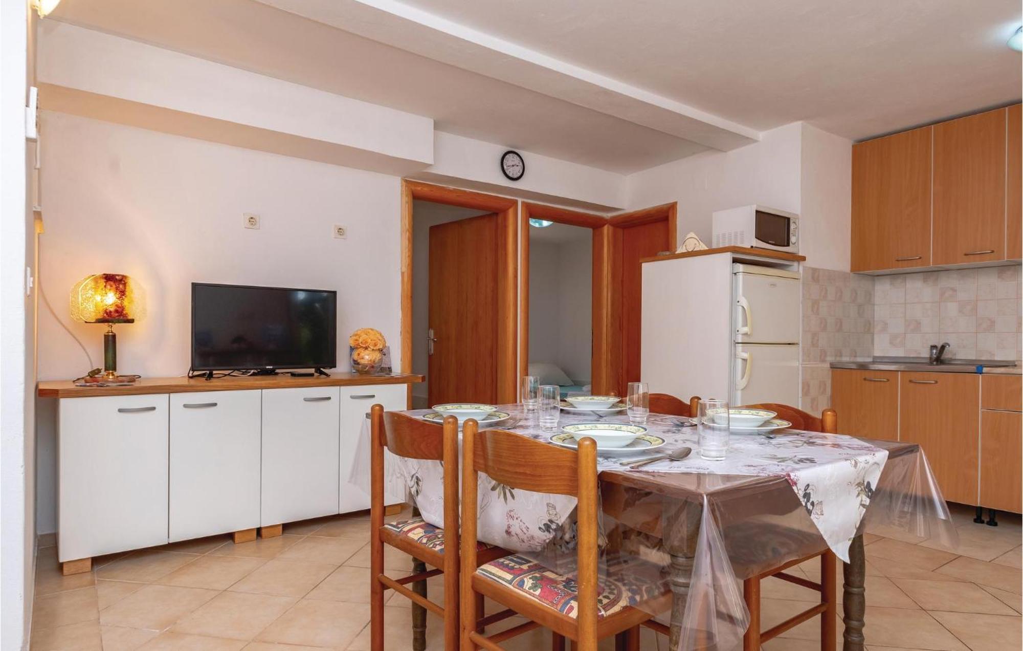 Lovely Apartment In Osobljava With Wifi Osobjava エクステリア 写真